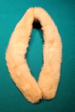 Blonde vintage mink collar