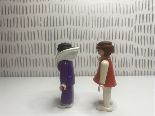 Two Vintage Playmobile Figures 1974 Red, 1987 Purple Dress - Picture 2 of 7