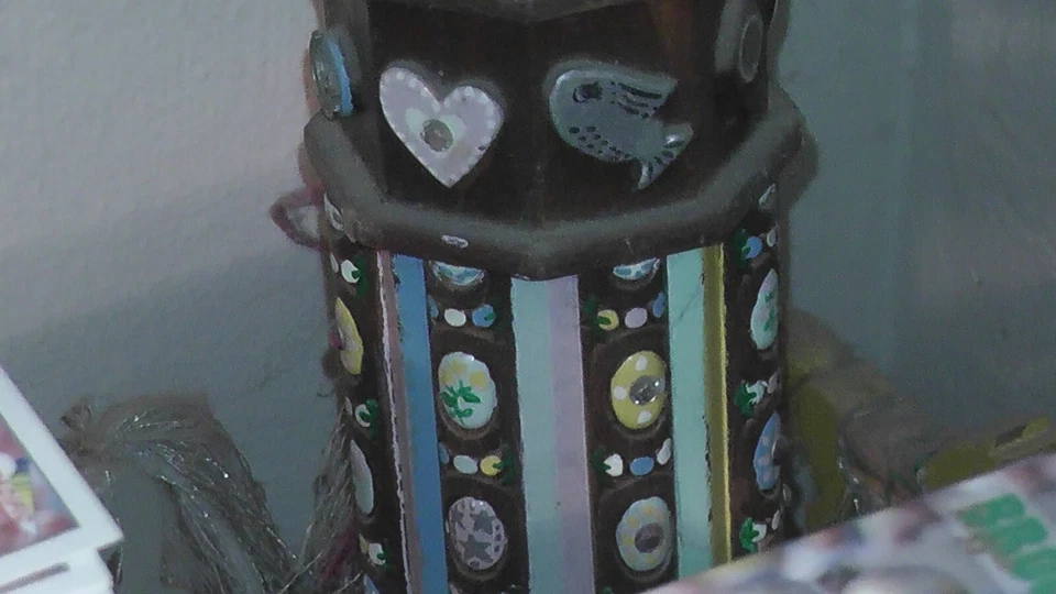 灯复古 20 世纪 80 年代女孩粉色手工马快乐圆形 — 第 2/3 张图片