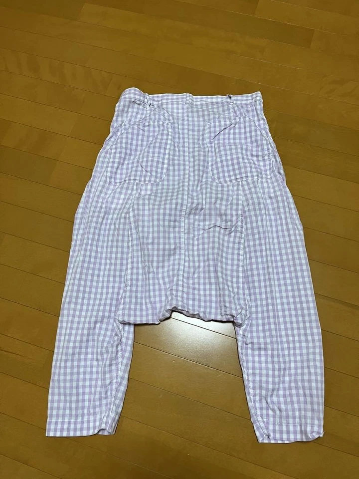 CALÇA SAROUEL XADREZ ROXO USADA COMME DES GARCONS ACEITÁVEL - Imagem 2 de 4