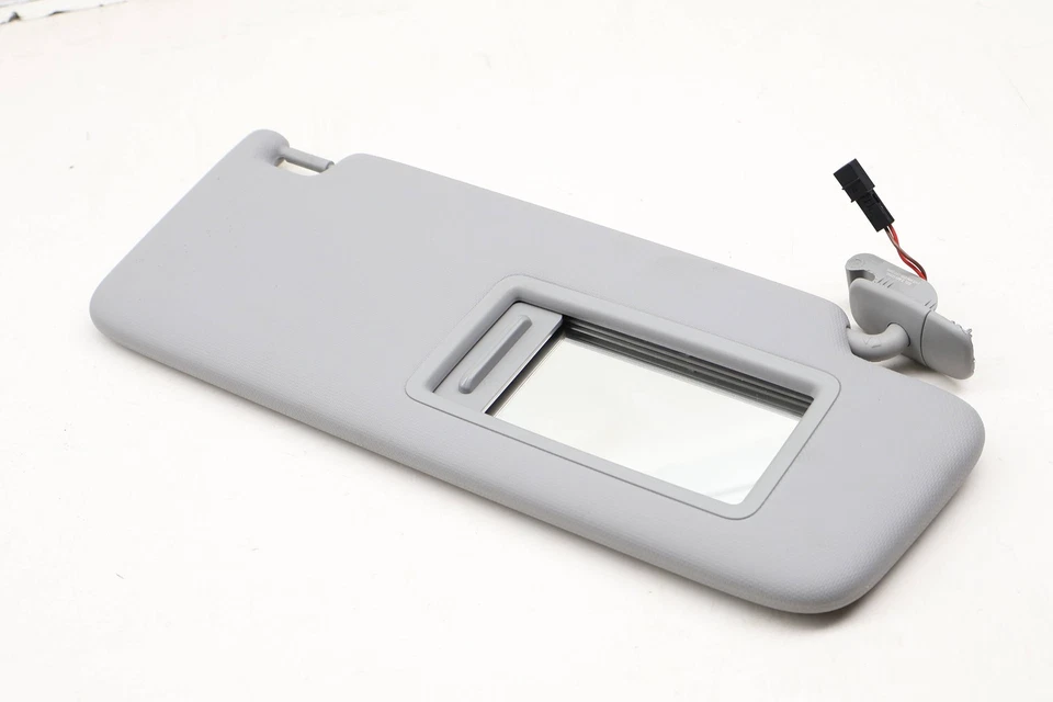 AUDI A3 QUATTRO 2016-2020 2022-2024 - Parasol derecho / Espejo 8W0857552AM Foto 2 de 4