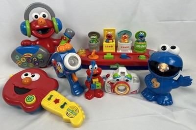 VINTAGE SESAME STREET EARLY 2000 s ELECTRONIC TOY LOT. ELMO/COOKIE MONSTER 