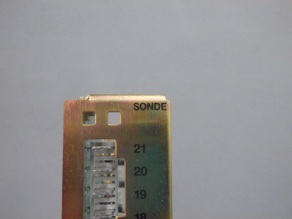 Sensor - MERLIN GERIN - 3123926 / Tarjeta Interf. Sensor Temperatura Usada - Imagen 3 de 3