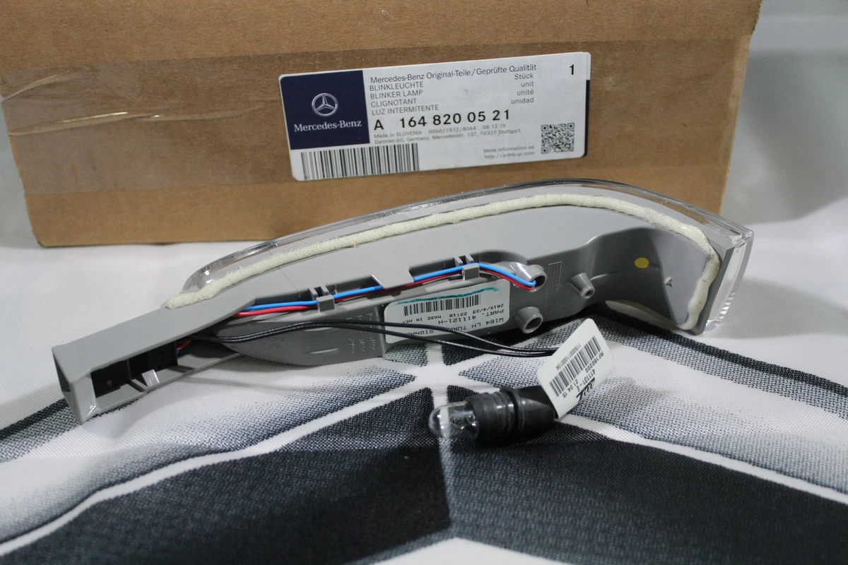 Genuine Mercedes-Benz W164 ML GL R-Class LH Blinker Indicator Lens 