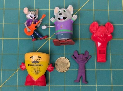 Chuck E Cheese Lot 1984 Token Wind Up Walker Straw Hugger Whistle Squishee