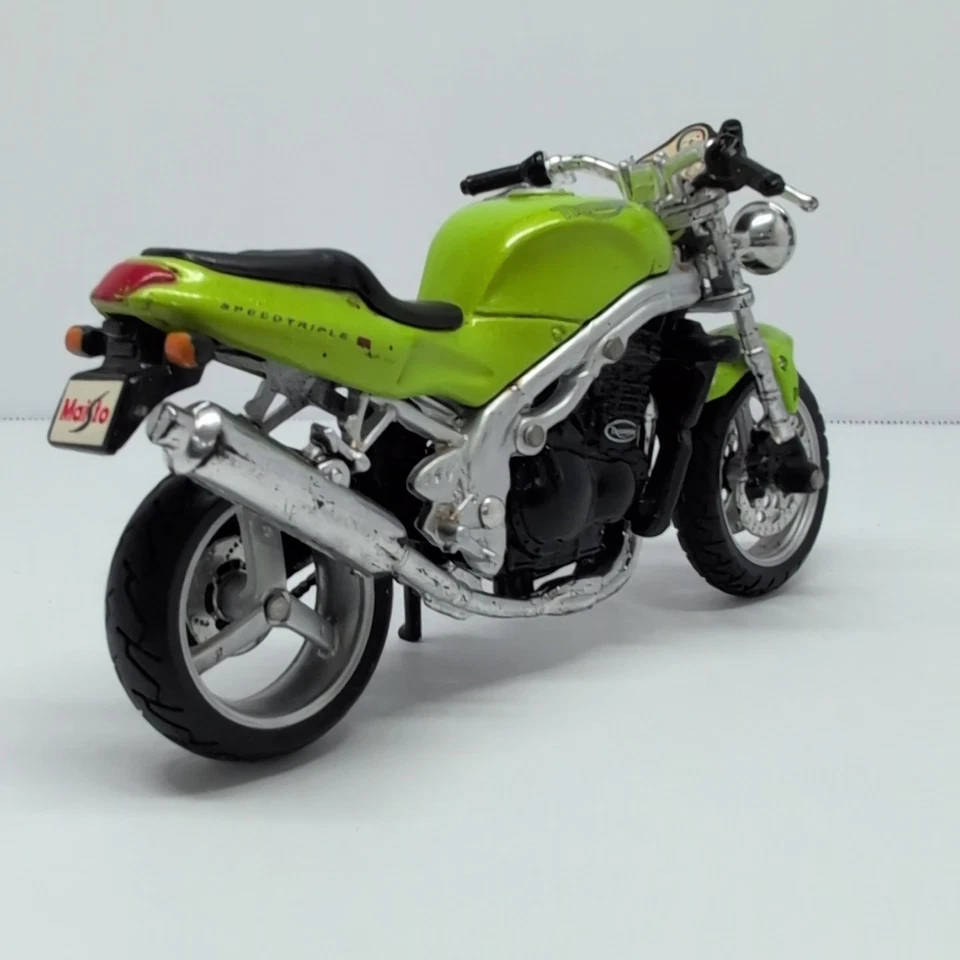 Maisto Triumph Speed Triple Toy Motorcycle 1:18 Scale - Image 4 of 4