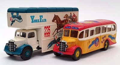 Corgi Druckguss YF01 Pantech & Bedford Ü-Reisebus - York Fair Amerikas älteste Messe