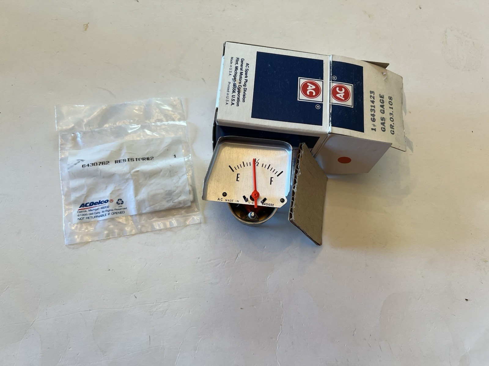 Nos gm 1968-1969 Camaro Console Fuel Gas Gauge Z/28 SS Rally Sport gm#6431423