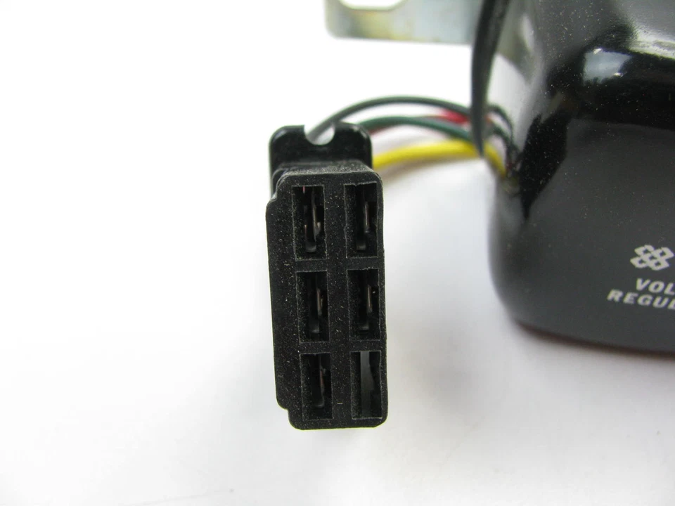 Regulador de voltaje P&D VR205 - 72-76 Mazda B1600, 808, 77-78 B1800, 1974-78 RX-4 Foto 3 de 4