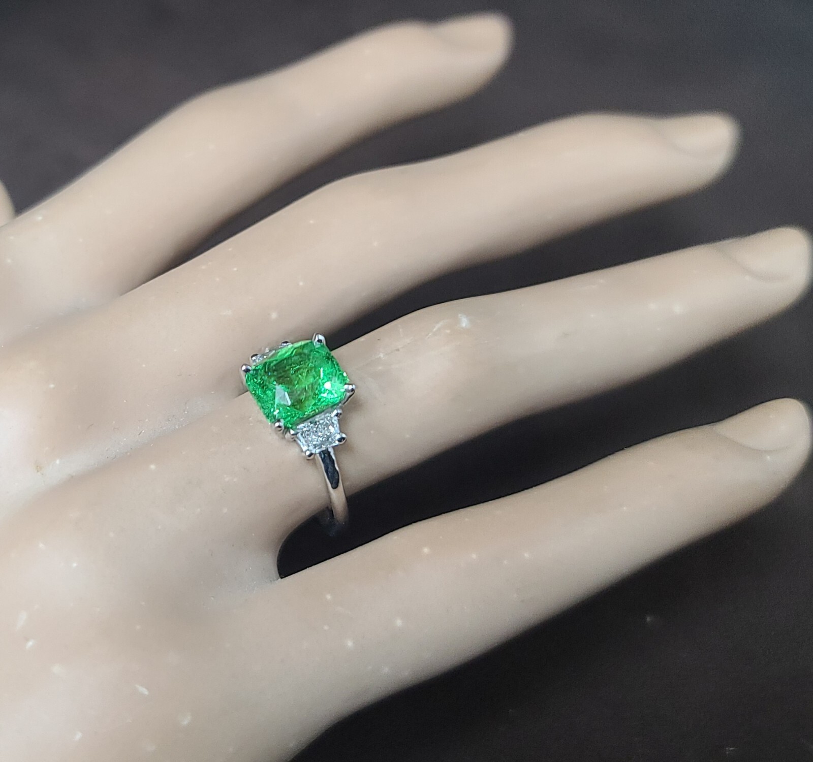 Vintage Platinum Engagement Ring 3.54ct. Natural Green Tsavorite ...