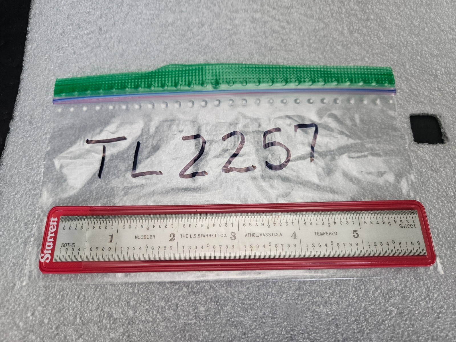 STARRETT #C616R TEMPERED STEEL 6" RULER IN INCH GRADS USA W/SLEEVE (TL2257)