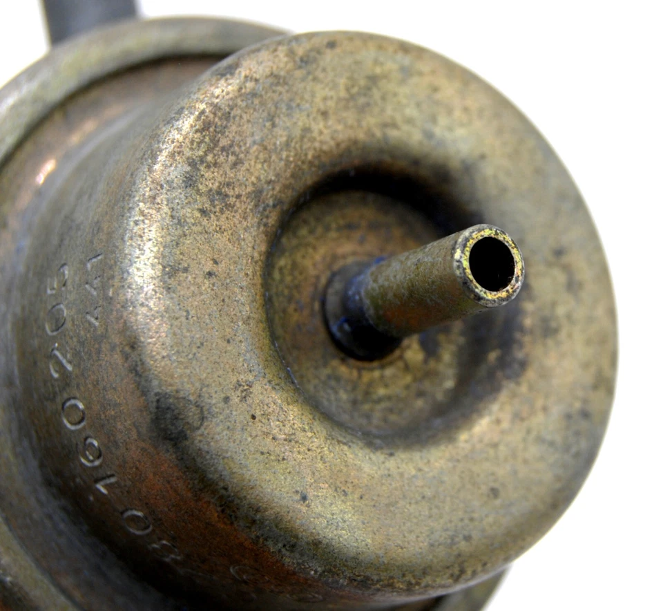 FUEL PRESSURE REGULATOR FPR FOR VAUXHALL OPEL MONZA SENETOR 2.0 2.5 0280160205 - Image 4 of 4