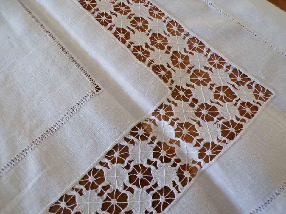 Linge ancien Napperon Centre de table en lin et dentelle - Photo 4/4