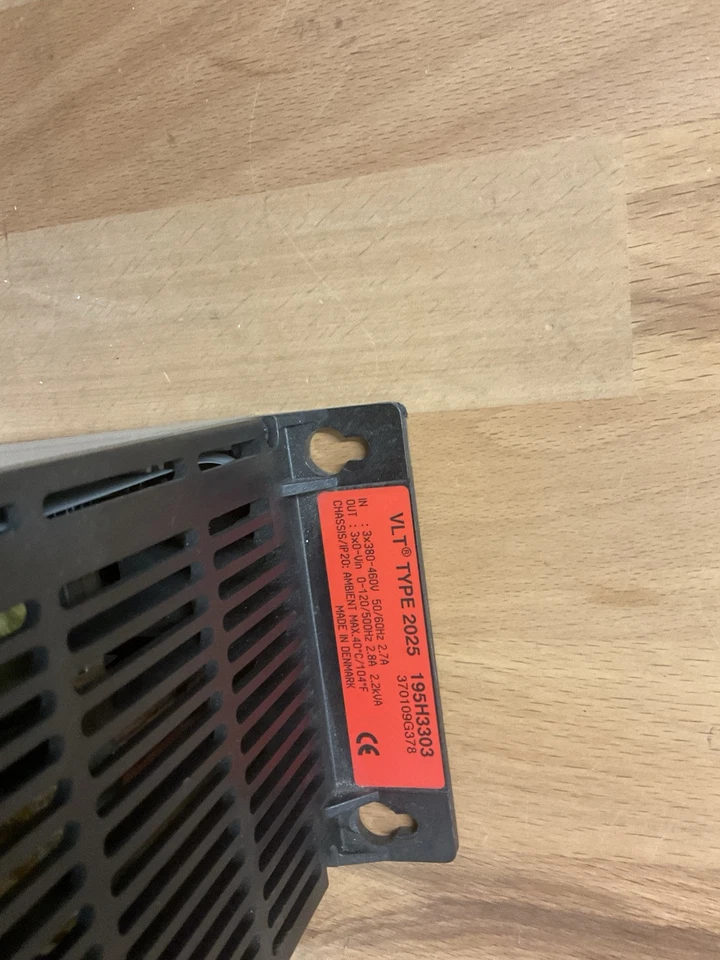 Danfoss VLT Type 2025 195H3303 - Bild 2 von 4