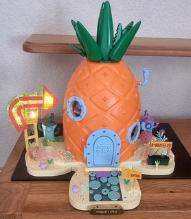 Area X AB0032 SpongeBob Pineapple House Deluxe con luci Inc minifigure usato