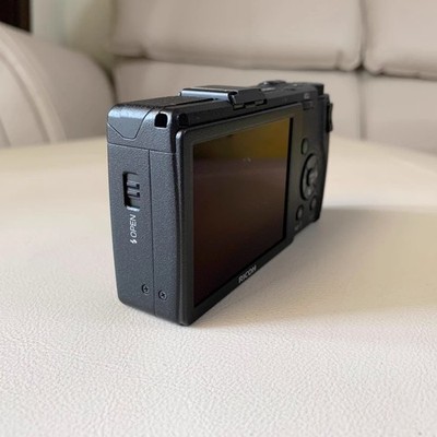 RICOH GR DIGITAL IV Digital Camera 10.40 MP Image Stabilisation