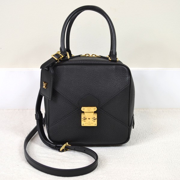 Louis Vuitton Neo Square Black Taurillon Leather Shoulder Bag Handbag Purse