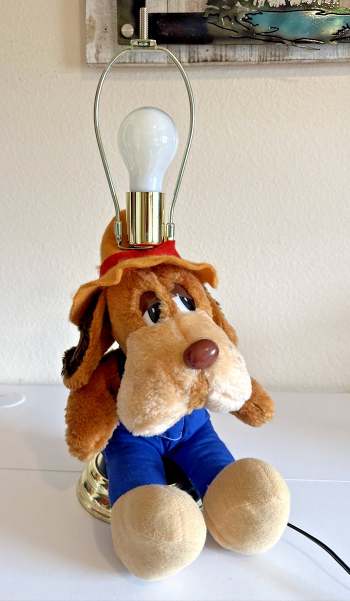 Chuck E Cheese Pizza Time Theatre Jasper T. Jowls Lamp Plush Dog