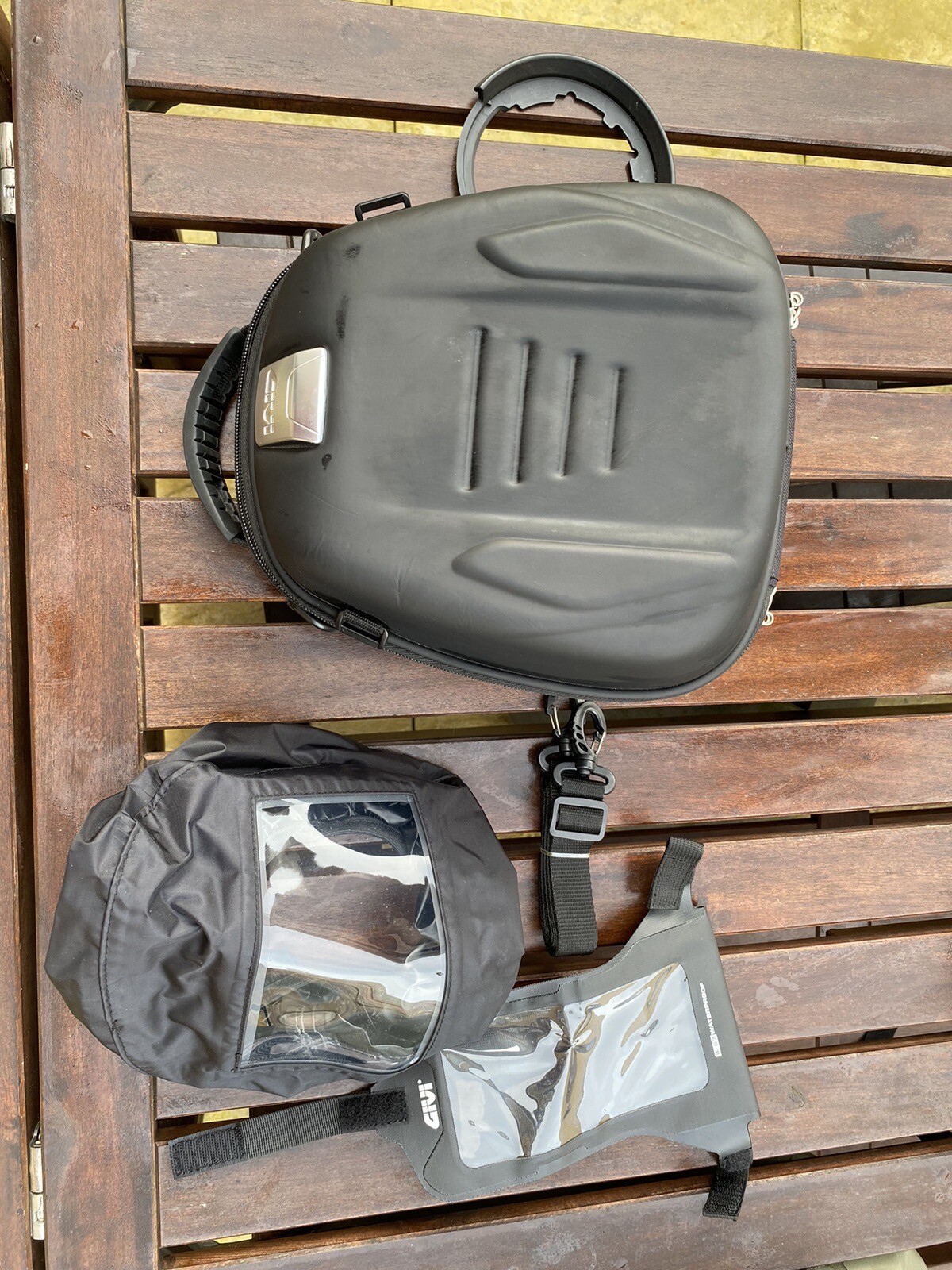 GIVI ST605 Tanklocked 5 Litre Black Tank Lock Bag 8019606217936 eBay