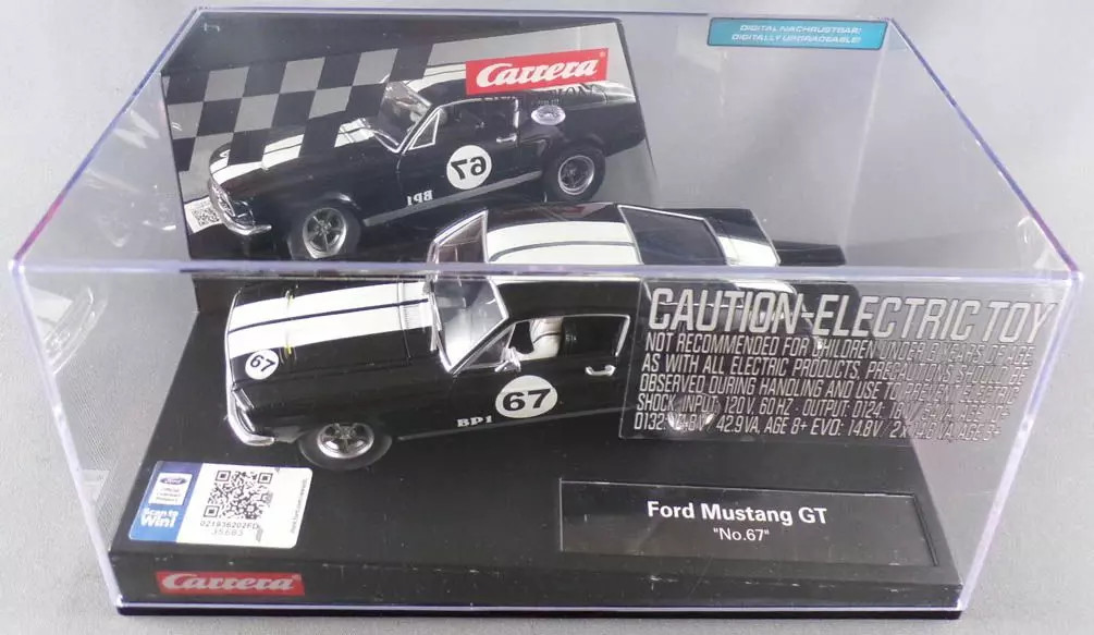 Circuit Carrera Evolution 27451 Ford Mustang GT pour soirées en famille