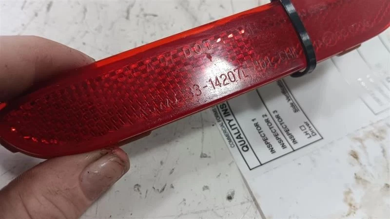 Luz de señalización trasera Nissan Rogue 2014 2015 2016 2017 Foto 2 de 4
