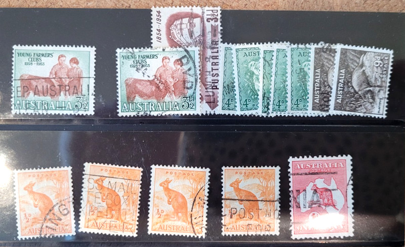 AUSTRALIA 1913 - KANGAROO  1d  red used, Kangaroo 1/2d orange stamp (C44