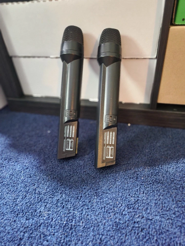 Amplificador integrado Technical Pro IAW852 2500 vatios con micrófonos inalámbricos dobles Foto 4 de 4