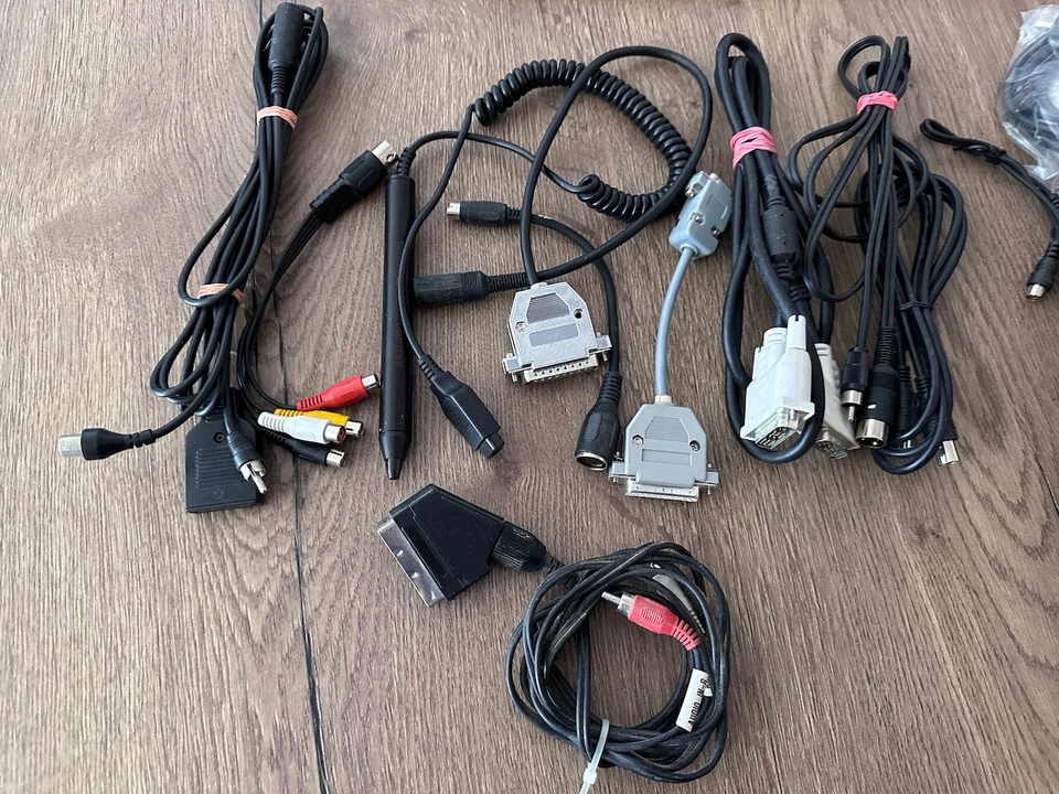 Commodore AMIGA, PC Konvolut Kabel ca.20-25 Kabel , gebraucht - Bild 2 von 4