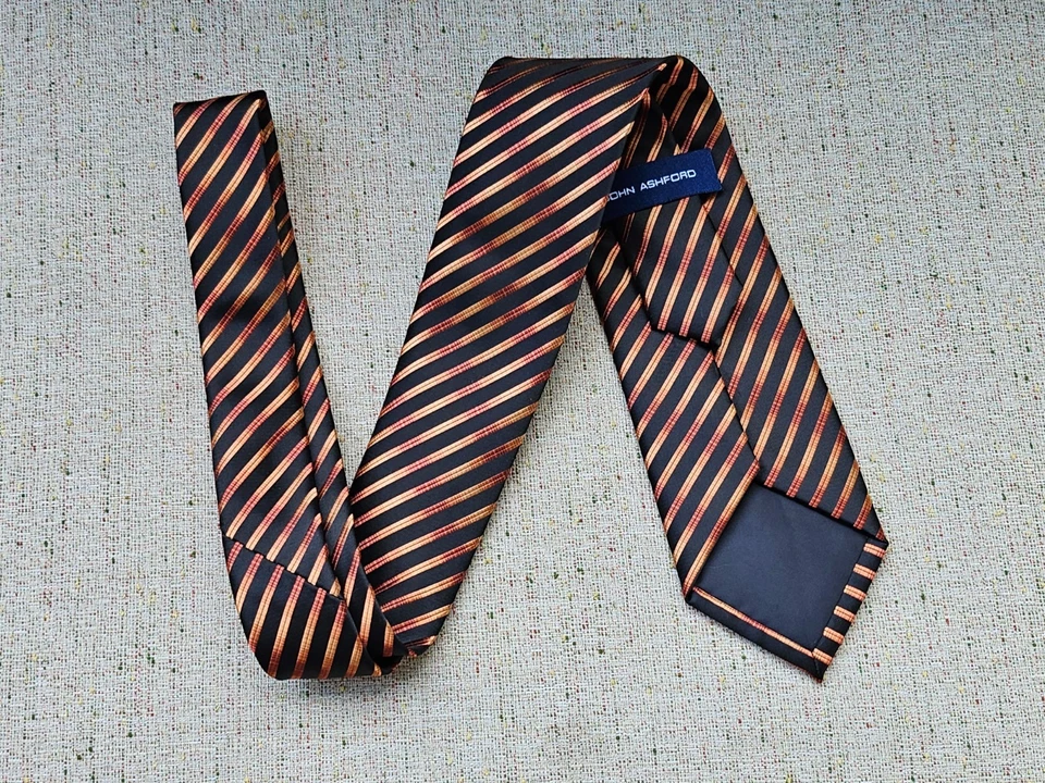 Corbata John Ashford Hombre Rayas Negra/Dorada Clásica TIE Hecha a Mano Foto 3 de 4