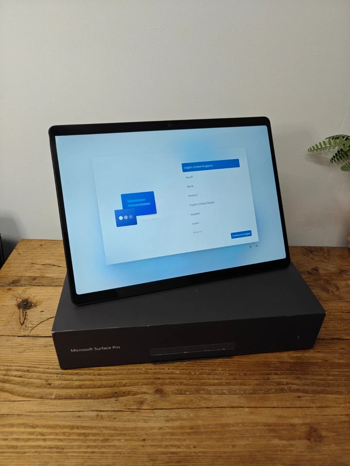 Microsoft Surface Pro (11th Edition) Snapdragon X Plus 16GB RAM 512GB SSD Tablet - Image 2 of 4