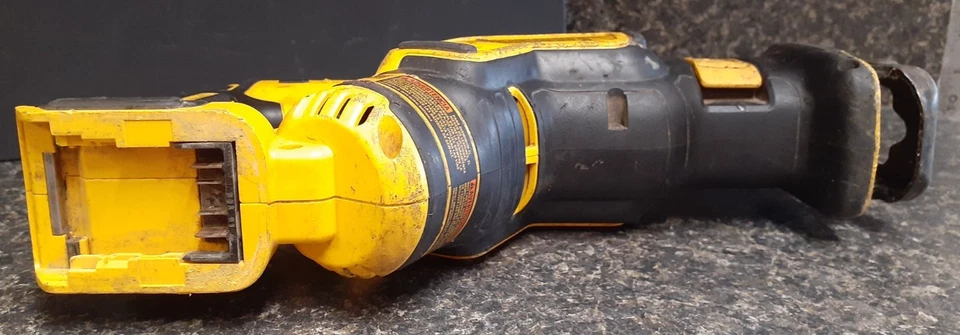 (RI4) DeWALT DCS387B 20V MAX Li-Ion 3.0 Ah Compact Reciprocating Saw Kit - Image 4 of 4