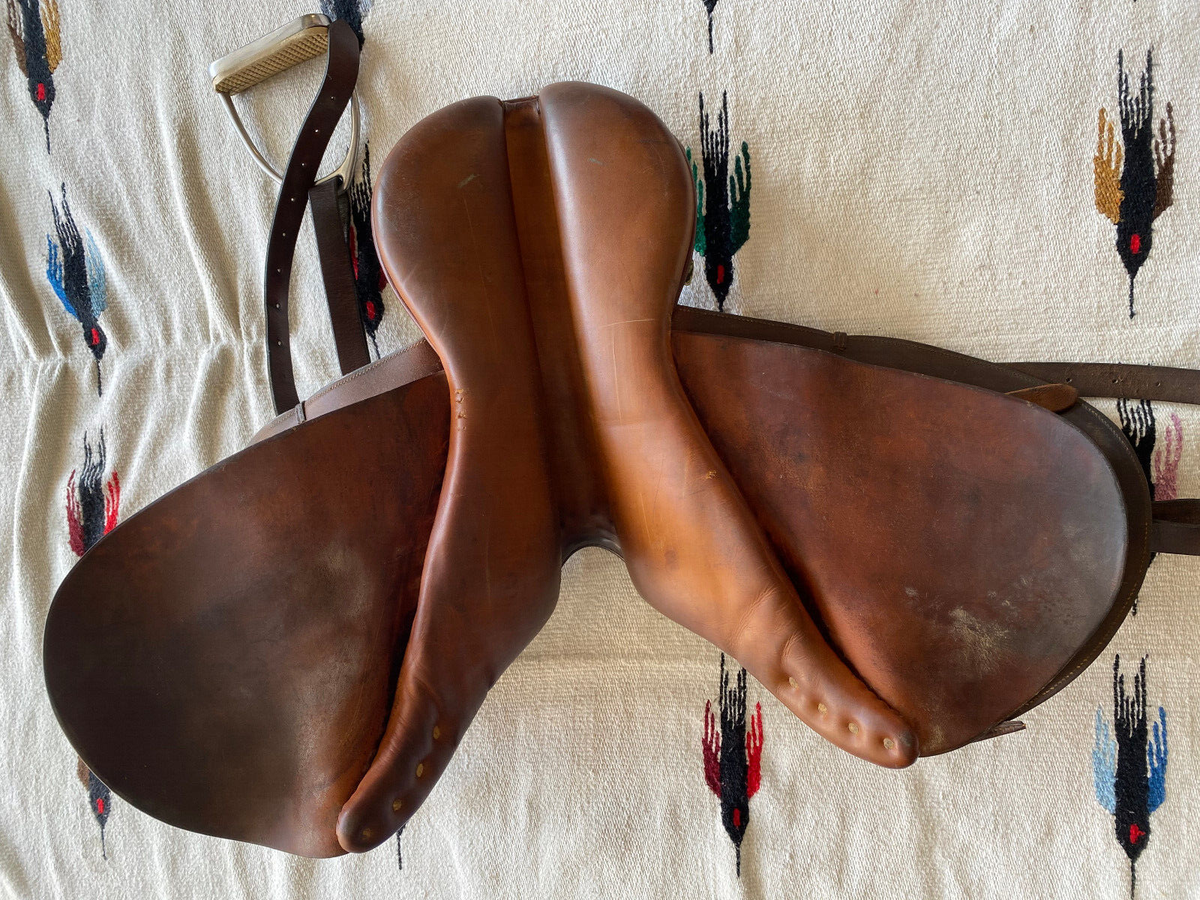 Selle cheval anglais Crosby Miller England 17 style dressage