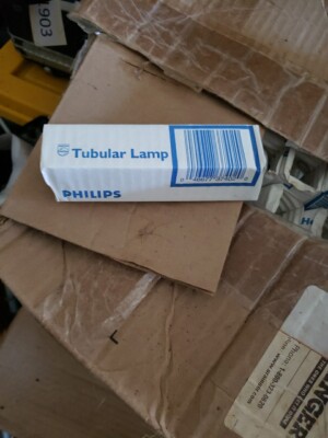 LOT OF 4 Philips 40W 120/130V T10 Clear Lamp Bulb LocGrg2