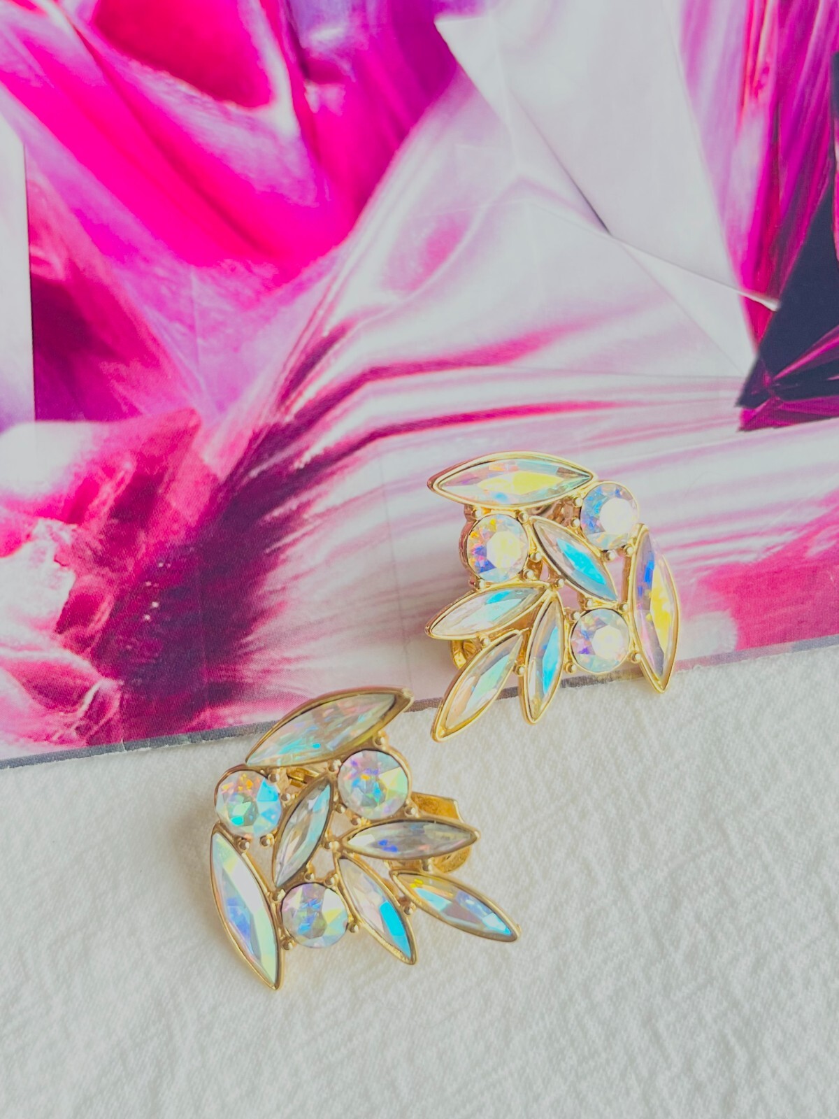 Orecchini Yves Saint Laurent YSL Vintage Aurora Boreale Cristalli a Grappolo Fiori