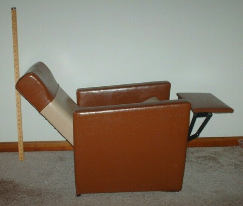 Mid Century Modern  ●  Miniature Child's Recliner  ●  Nice  - Picture 2 of 14