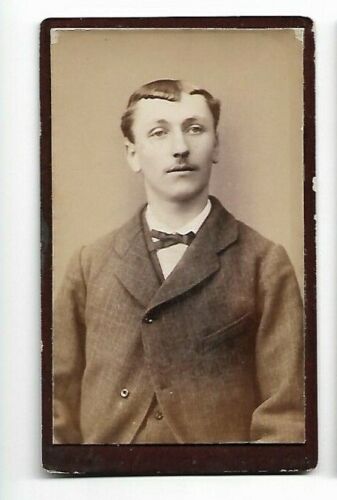 Vintage CDV -Boy - P. Vuillot Photographer Chambery (1602) - Picture 1 of 2