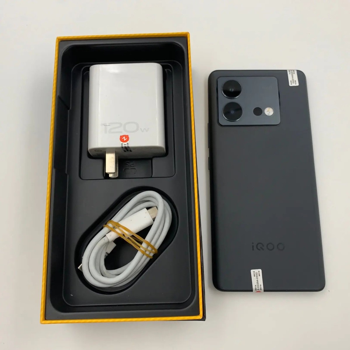 vivo iQOO Neo8 Pro 6.78