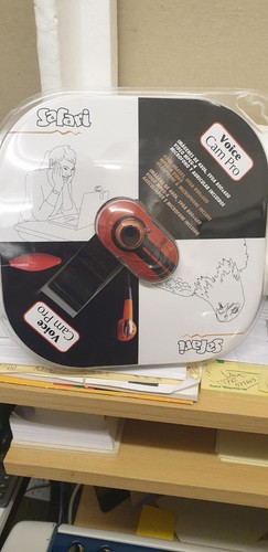 Safari PC Webcams - Voice Cam Pro with headphone and microphone