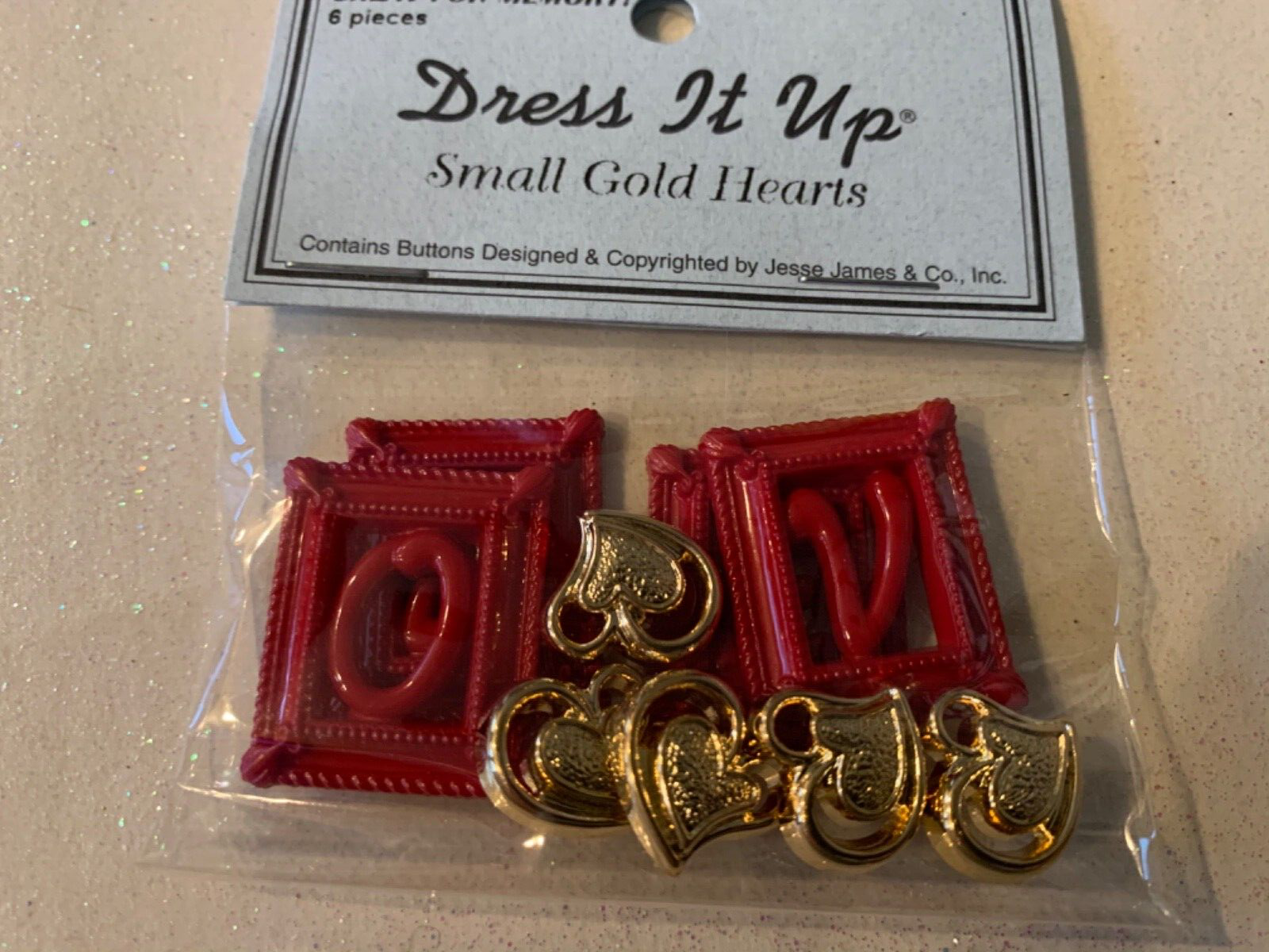 DRESS IT UP 3D BUTTONS SMALL GOLD HEARTS LARGE  L O V E LETTERS