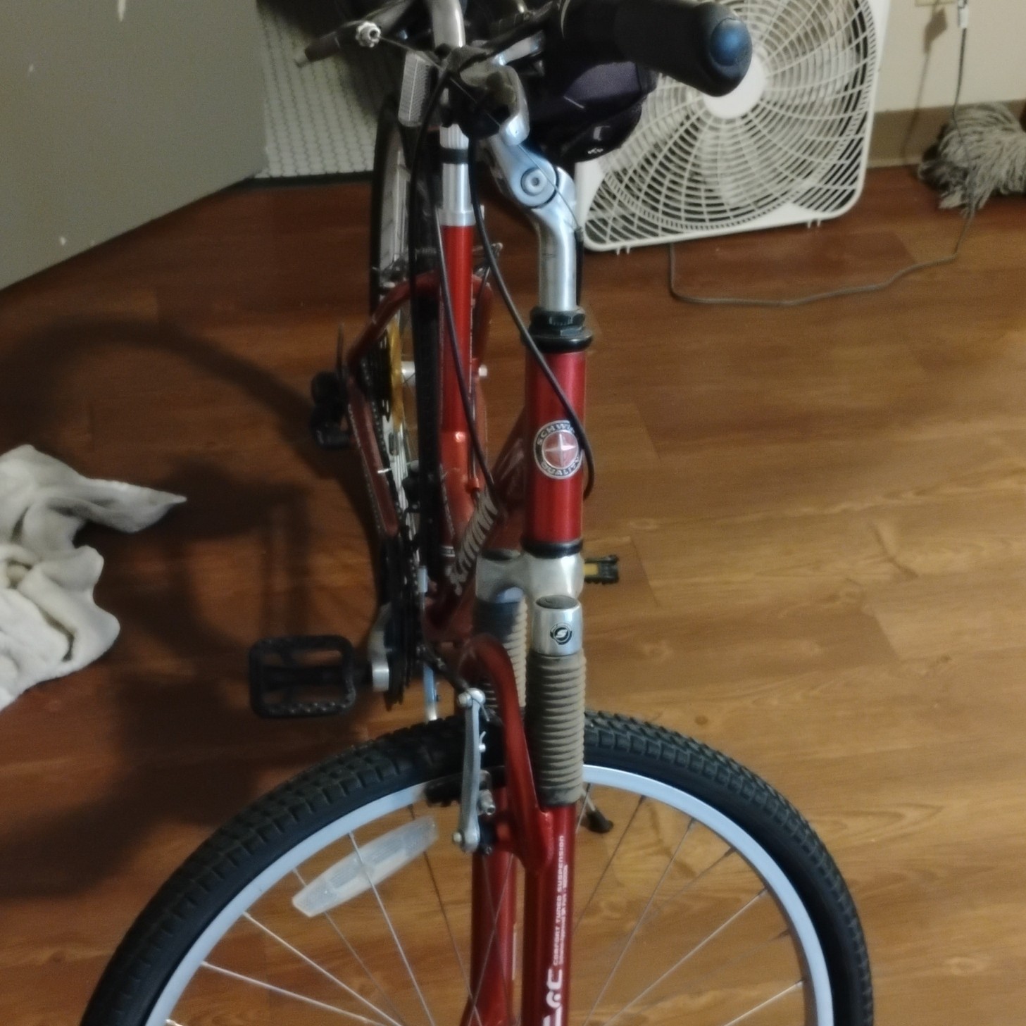 Schwinn 26" Red Hybrid Bike Front Suspension Kickstand Refle