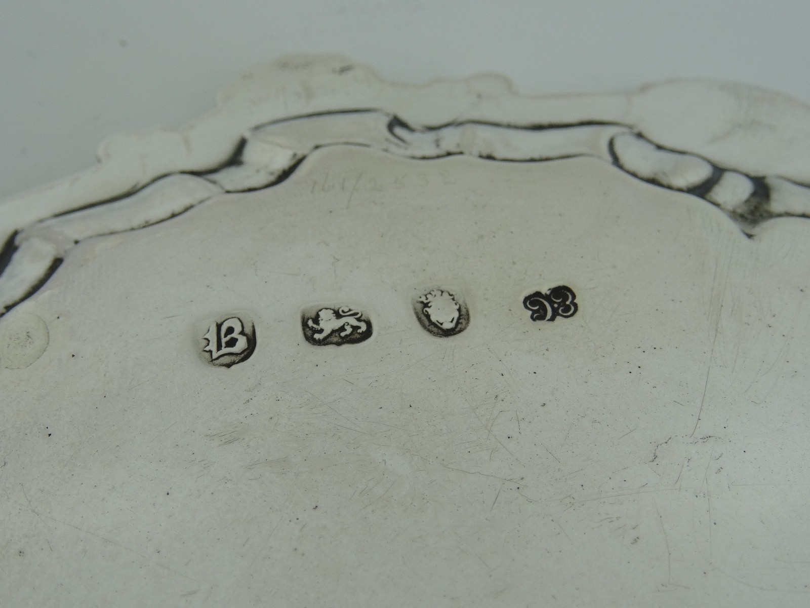 ELEGANT ENGLISH ANTIQUE GEORGE II SOLID STERLING SILVER SALVER LONDON 1757 290G