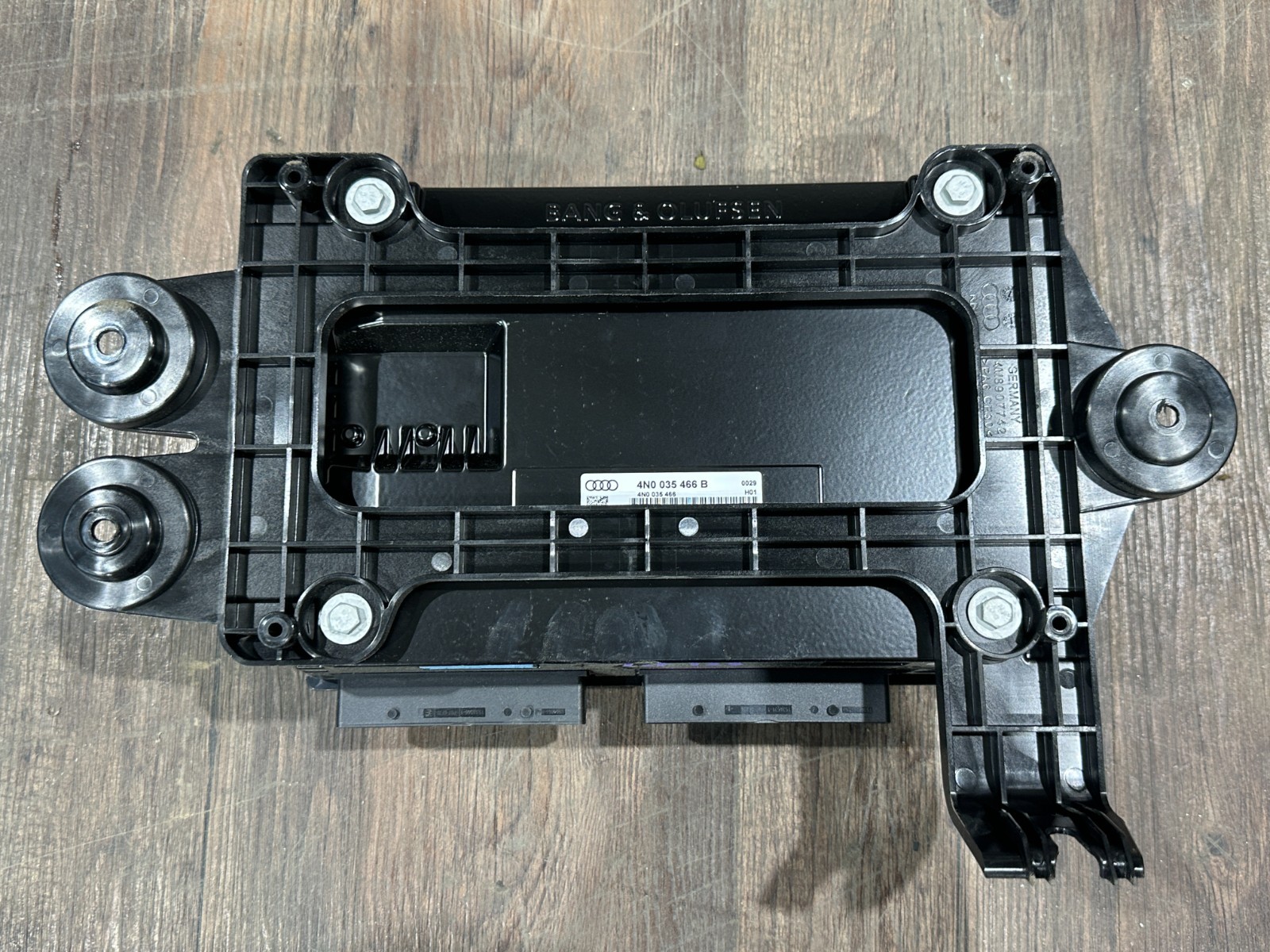 2018-2024 LAMBORGHINI URUS RADIO AMP AMPLIFIER OEM 4N0 035 466