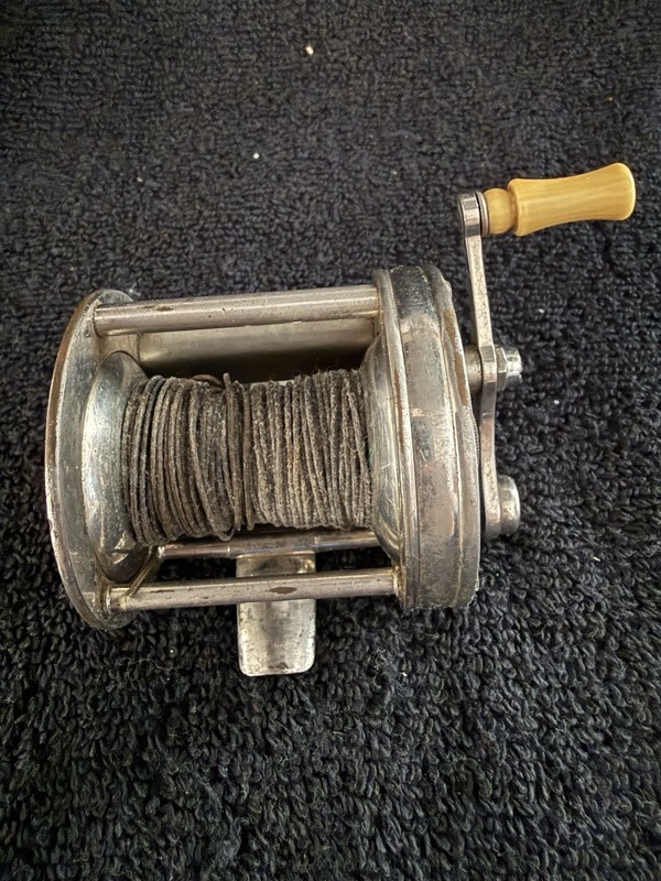 Vintage Shakespeare Kalamazoo No. 1961  1918 Model Superior Level-Winding Reel