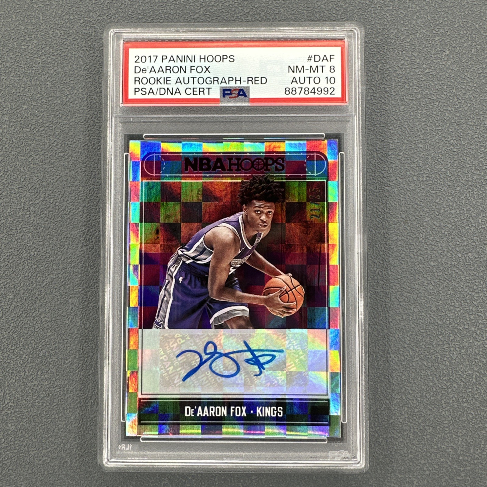 2017 Panini NBA Hoops DE’AARON FOX Rookie Rc Autograph Red 21/25 PSA 8 Auto 10