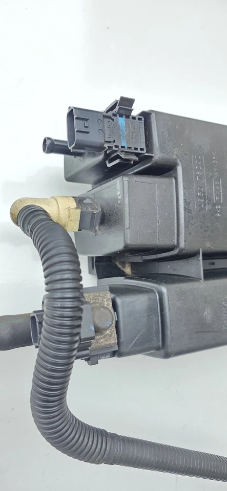 2004-2020 Nissan Titan Armada Fuel Vapor Canister Assembly OEM With Warranty Foto 4 de 4