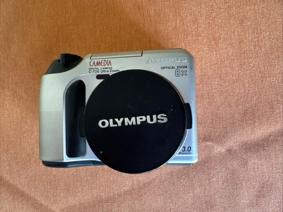 Olympus CAMEDIA C-720 Ultra Zoom 8x Opt. 3.0MP Digital Camera - Tested, Working* - Image 2 of 4