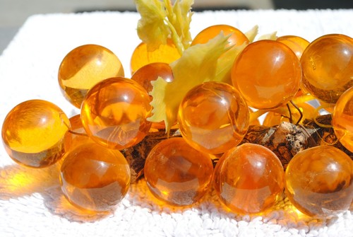 Vtg MCM Lucite Acrylic Amber Gold Grape Cluster Driftwood 12" - Picture 5 of 7