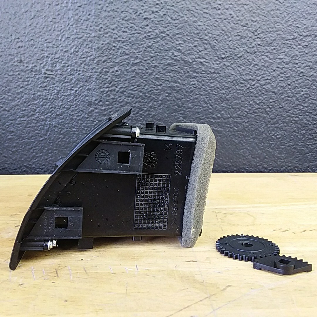 08-19 Maserati GranTurismo M145 Front Right or Left Console AC A/C Air Vent OEM
