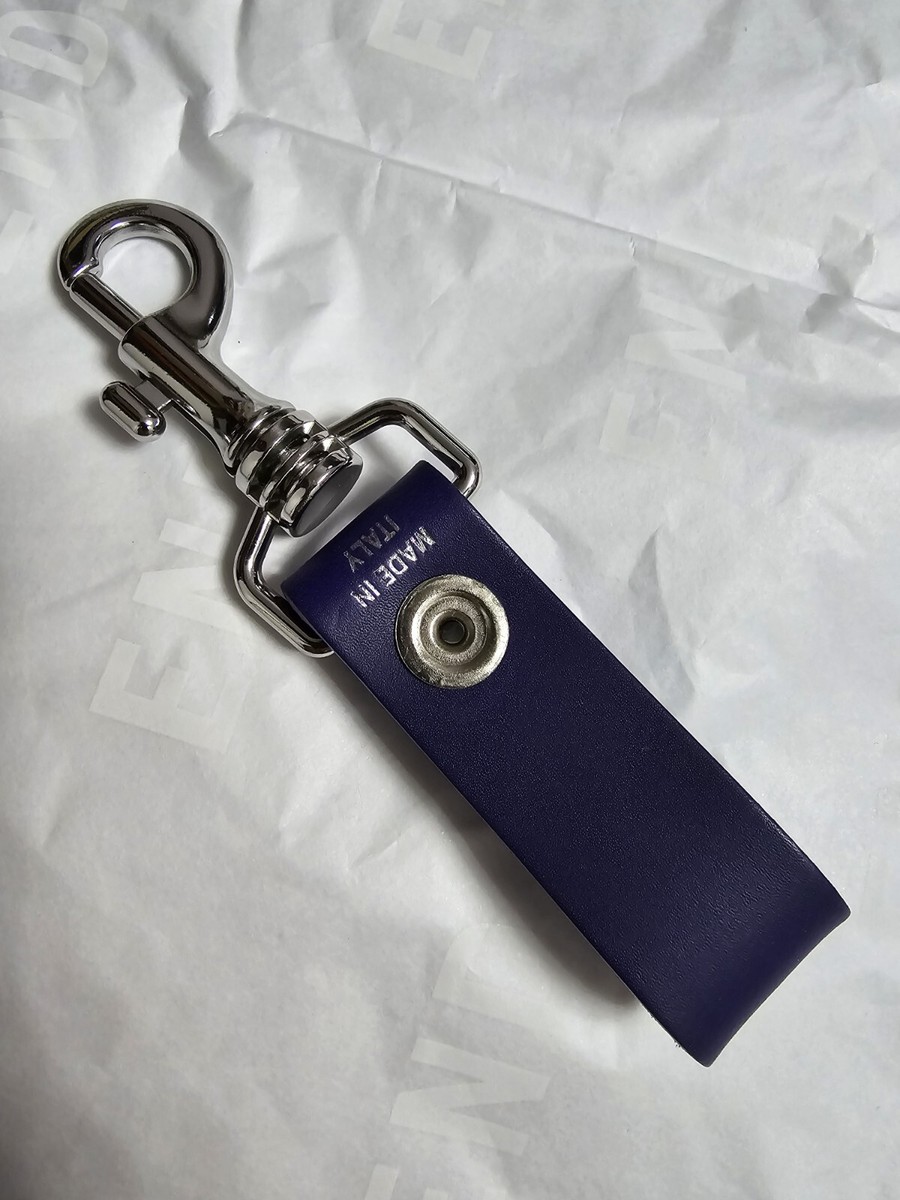 BRAND NEW* Supreme Purple Box Logo Leather Key Loop Keychain FW21