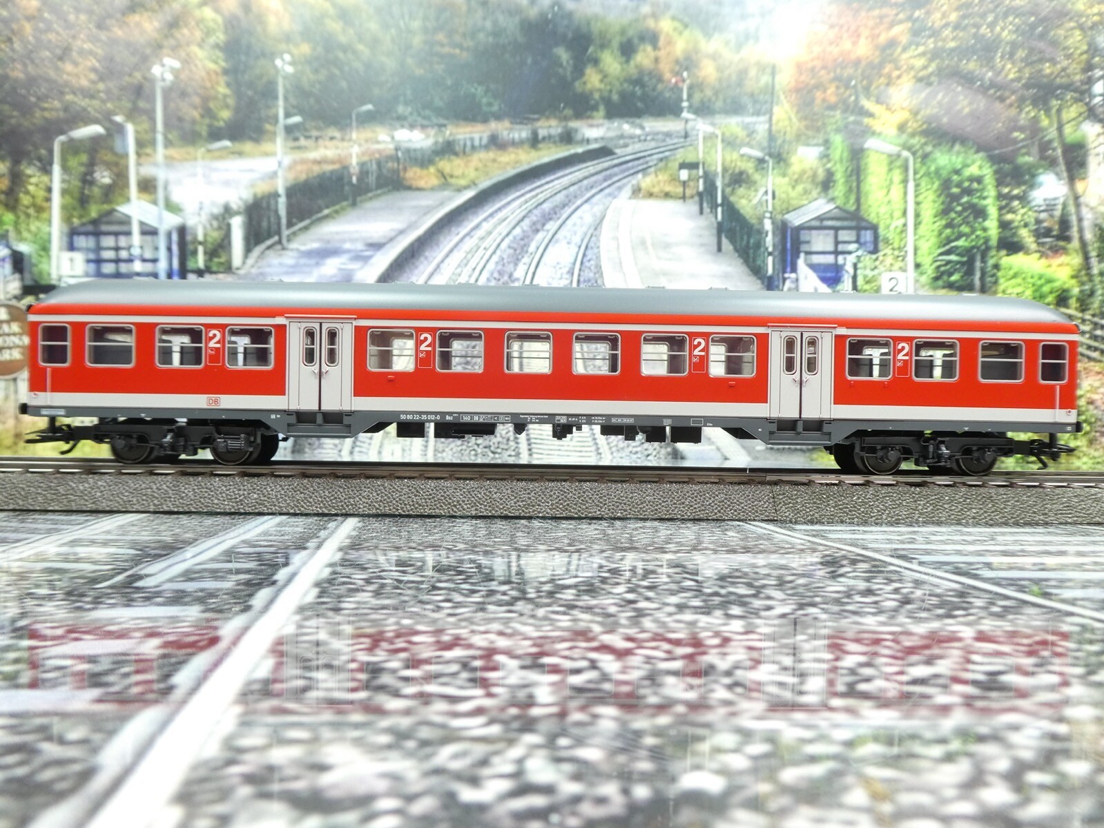 Bild 2 von 12